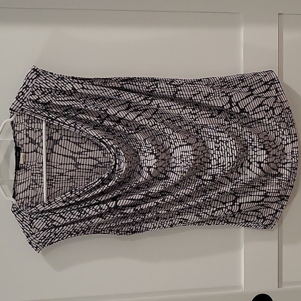 Black and White Sleeveless Top